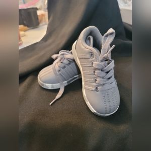 7 TODDLER K SWISS WORN TWICE VERY GOOD CONDITION